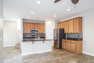 4505 Harbison Canyon Ct in Las Vegas, NV - Building Photo - Building Photo