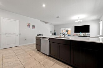 610 NW 11th St in Florida City, FL - Building Photo - Building Photo