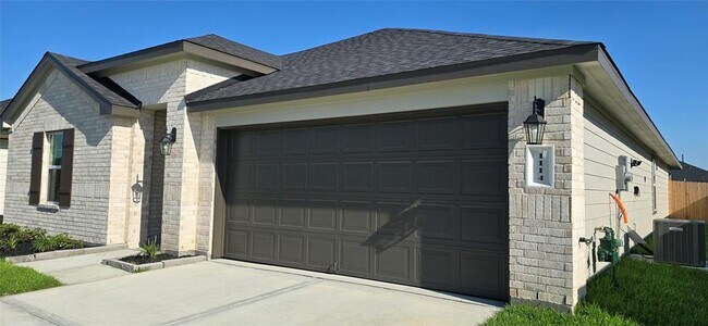 1114 Toledo Bend Pass in Rosharon, TX - Building Photo - Building Photo
