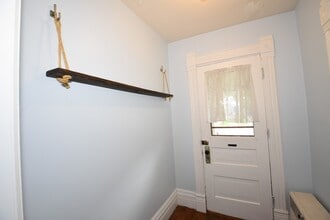 104 Courtland St in Dowagiac, MI - Building Photo - Building Photo