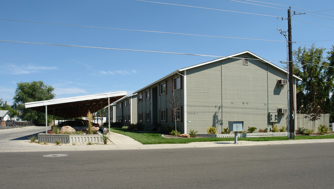 Towne Apartments in Eagle, ID - Building Photo - Building Photo