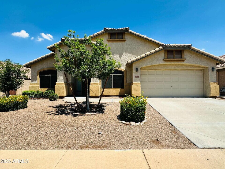 9954 E Monte Cristo Ave in Scottsdale, AZ - Building Photo