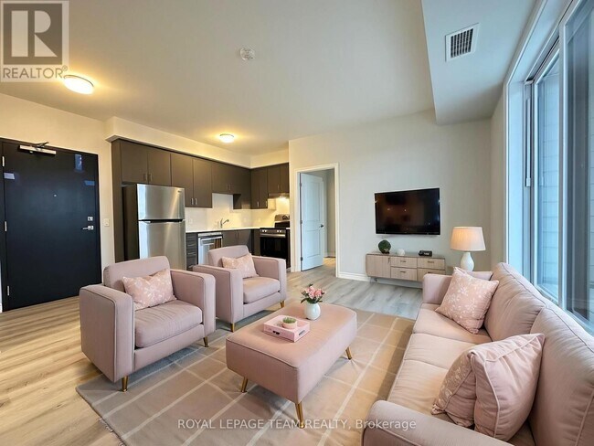 1350 Hemlock Rd in Ottawa, ON - Building Photo - Building Photo