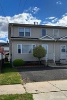72 Longfellow St in Carteret, NJ - Building Photo