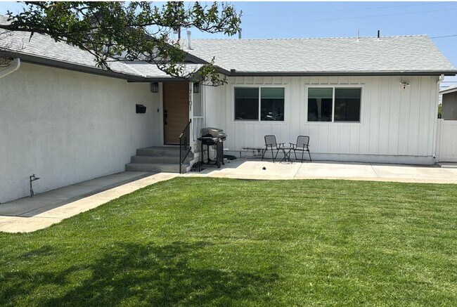 7101 Sunnybrae Ave in Winnetka, CA - Building Photo - Building Photo