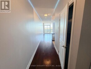 520 Steeles Ave W in Vaughan, ON - Building Photo - Building Photo