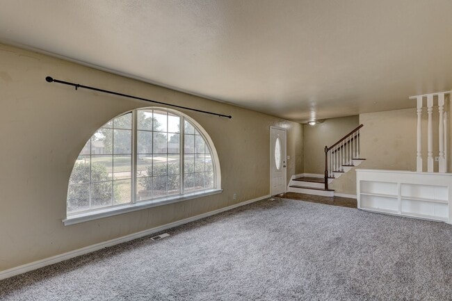 929 Musgrave Blvd in Oklahoma City, OK - Foto de edificio - Building Photo