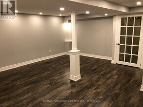 3837 Coachman Cir in Mississauga, ON - Building Photo - Building Photo