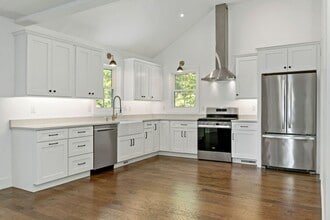 188 Wolf Neck Rd in Stonington, CT - Building Photo - Building Photo