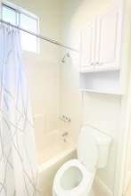 21024 Hemmingway St, Unit Guest House in Canoga Park, CA - Building Photo - Building Photo