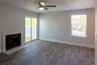 The North Shore Apartments in Oklahoma City, OK - Building Photo - Interior Photo