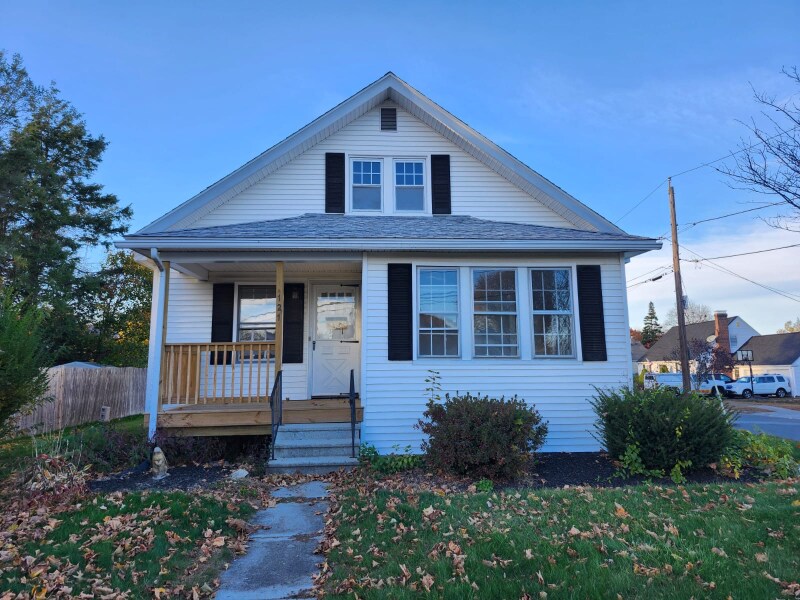 121 Clark St in Worcester, MA - Building Photo