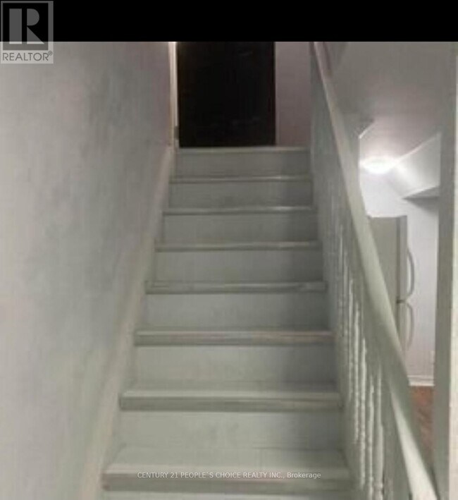 17 Bearwood St in Brampton, ON - Building Photo - Building Photo