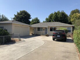 2045 Lynnhaven Dr in San Jose, CA - Building Photo