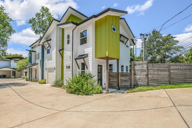 property at 3507 Oak Springs Dr