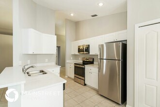 4408 Horseshoe Pick Ln, Unit 1 in Valrico, FL - Building Photo - Building Photo