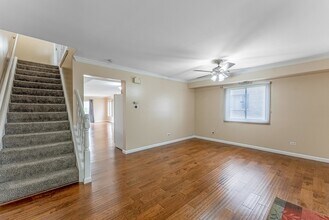 305 Creekside Dr in Bloomingdale, IL - Building Photo - Building Photo