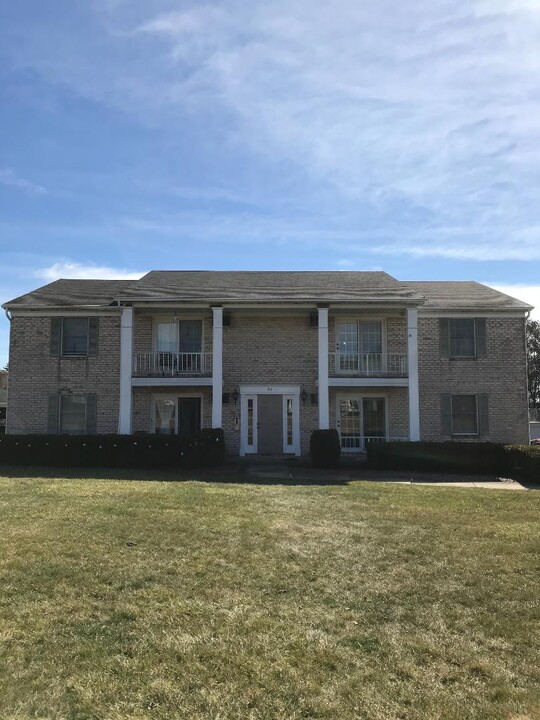 54 Carter Cir, Unit 2 in Youngstown, OH - Building Photo