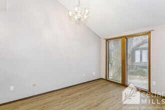 2421 S Yellowstone St in Wichita, KS - Building Photo - Building Photo