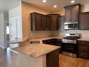 1679 S Columbus Ave in Medford, OR - Building Photo - Building Photo