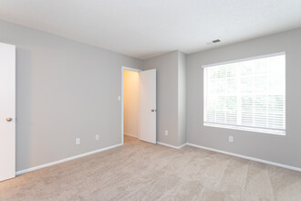 Delta Crossing in Charlotte, NC - Building Photo - Interior Photo