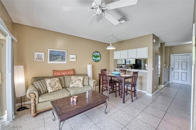 8144 Pacific Beach Dr in Ft. Myers, FL - Building Photo - Building Photo