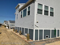 106 W Pompano Way in Lavallette, NJ - Foto de edificio - Building Photo