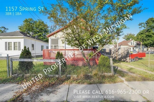1157 Spring St in Muskegon, MI - Building Photo - Building Photo
