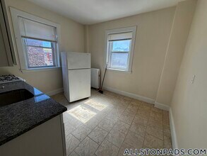 215 Harvard Ave, Unit 12 in Boston, MA - Building Photo - Building Photo