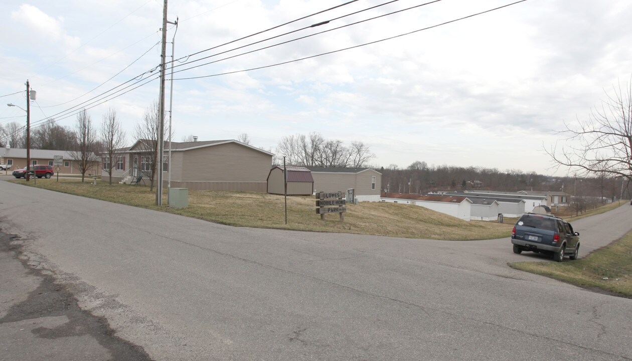 Lowes Mobile Home Park in Flatwoods, KY - Foto de edificio