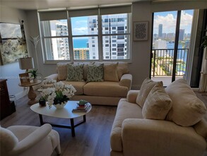 2101 S Ocean Dr, Unit #2407 in Hollywood, FL - Foto de edificio - Building Photo