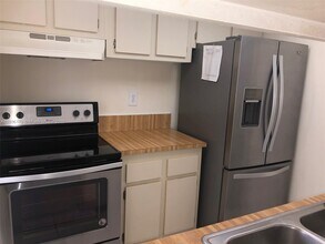 8006 SW 149th Ave in Miami, FL - Building Photo - Building Photo