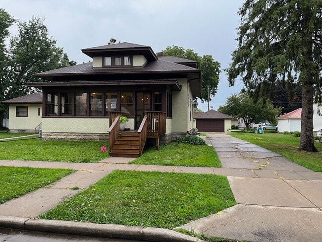 property at 211 Rose St N