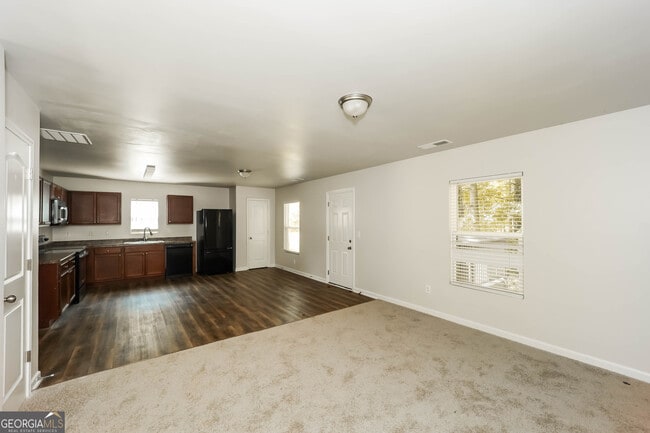 306 Blackfoot Trail in Villa Rica, GA - Building Photo - Building Photo