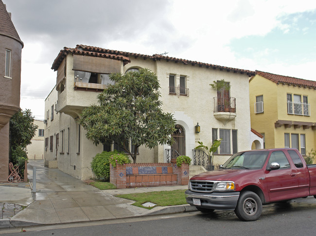 419 N Ogden Dr in Los Angeles, CA - Building Photo - Building Photo