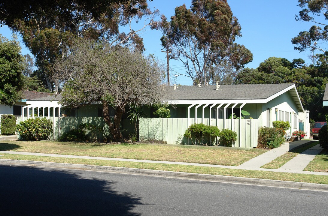 772-778 Sidonia Ave in Ventura, CA - Foto de edificio