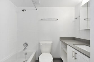 Central Plaza in Vancouver, BC - Building Photo - Building Photo