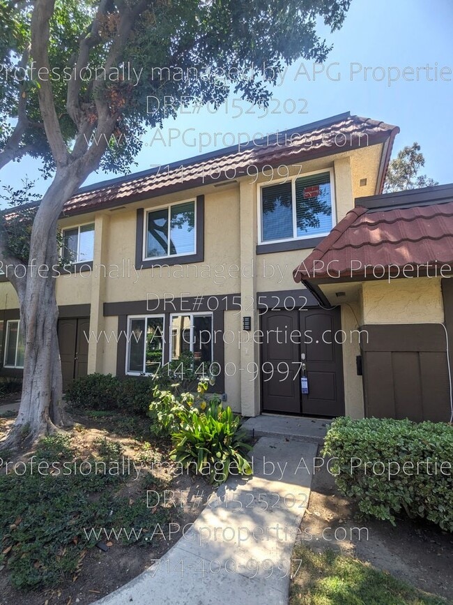 property at 1409 N Roundtree Ln