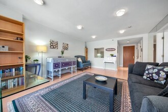 83 Cambridge Pkwy in Cambridge, MA - Building Photo - Building Photo