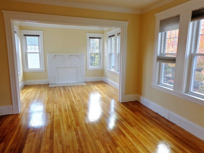 117 Lewis Rd in Belmont, MA - Building Photo - Building Photo