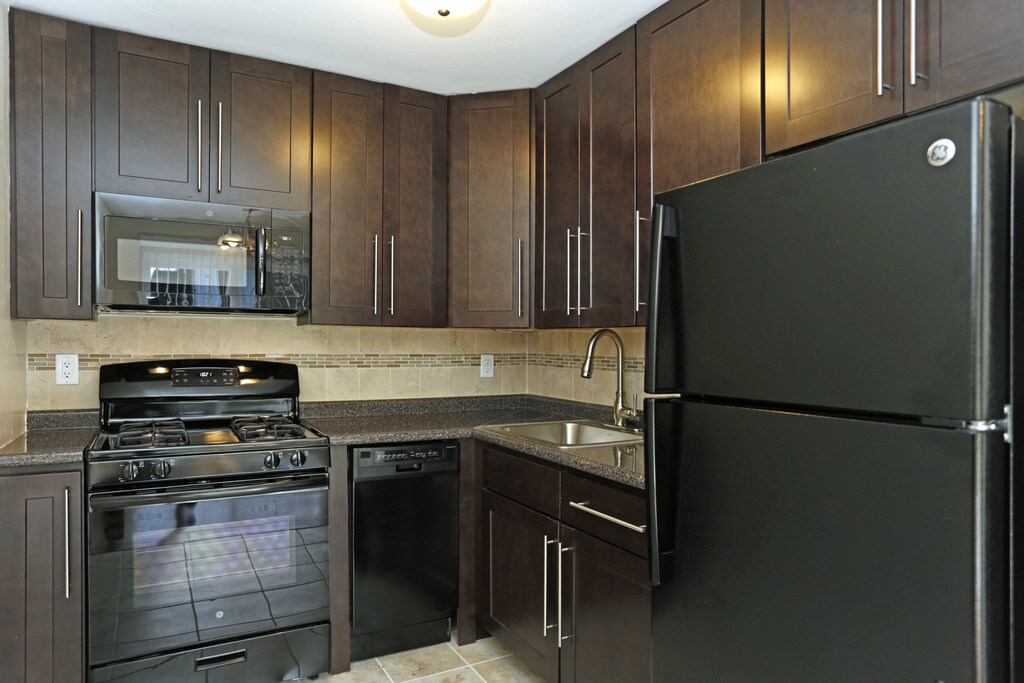 Strathmore Gardens Apartments Matawan, NJ Apartments