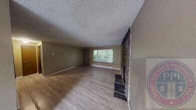 5645-5647-5647 SE Belmont St in Portland, OR - Building Photo - Building Photo