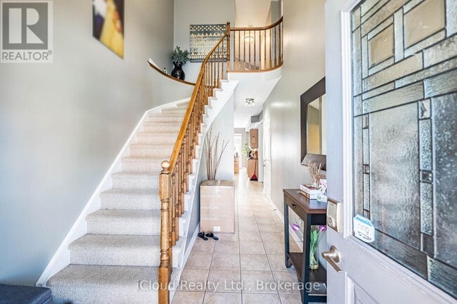 45 Seabreeze Crescent in Hamilton, ON - Building Photo - Building Photo