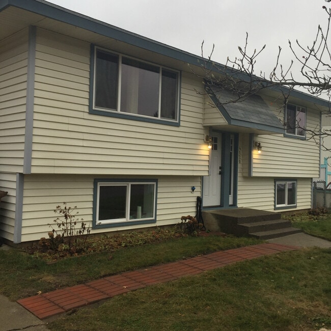 property at 4120 E Congress Ave