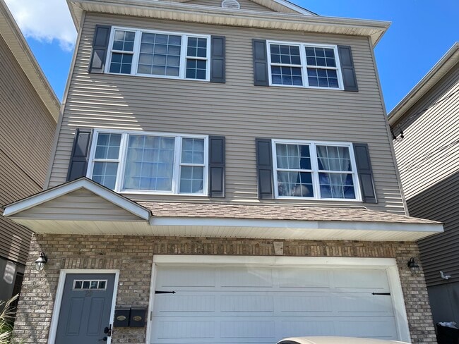 29 N 4th St, Unit 2 nd Flr