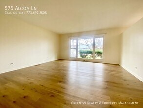 575 Alcoa Ln in Hoffman Estates, IL - Building Photo - Building Photo