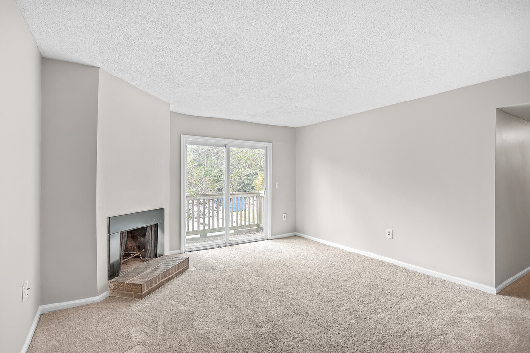 1402 Camp Rd in Charleston, SC - Building Photo