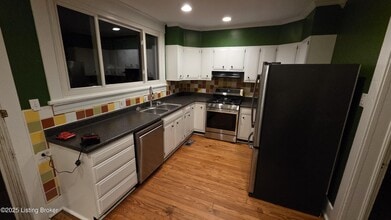 1050 E Caldwell St in Louisville, KY - Building Photo - Building Photo