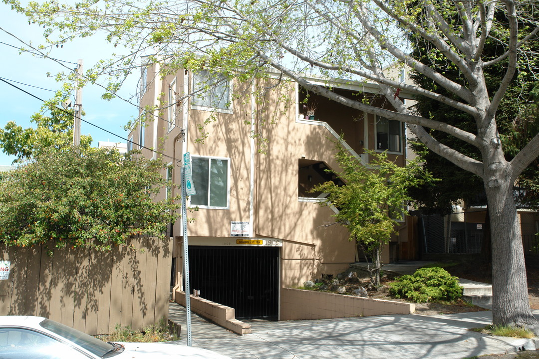 1909 Dwight Way in Berkeley, CA - Building Photo