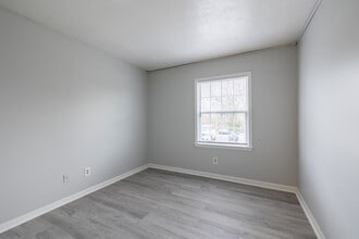 Summit Apartments in Winchester, KY - Building Photo - Interior Photo